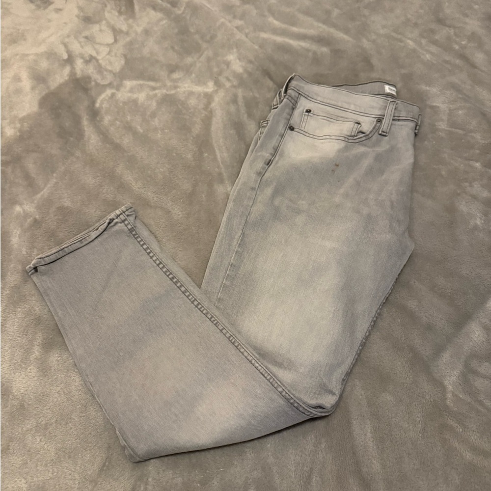 Signature by Levi Strauss Men's Light Gray Slim Jeans